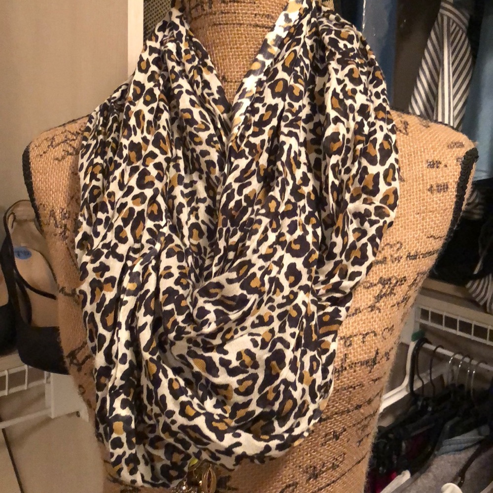Leopard scarf